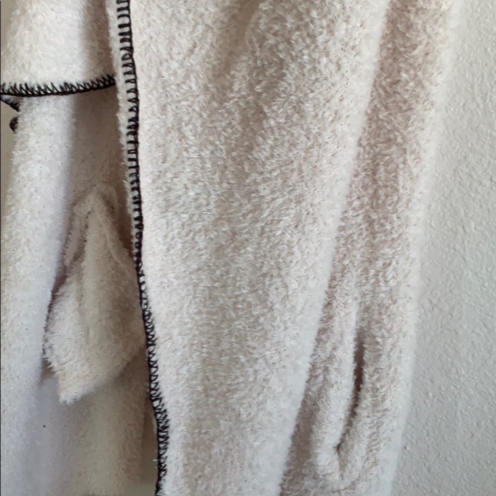 Polyester Duster - Picture 2 of 2